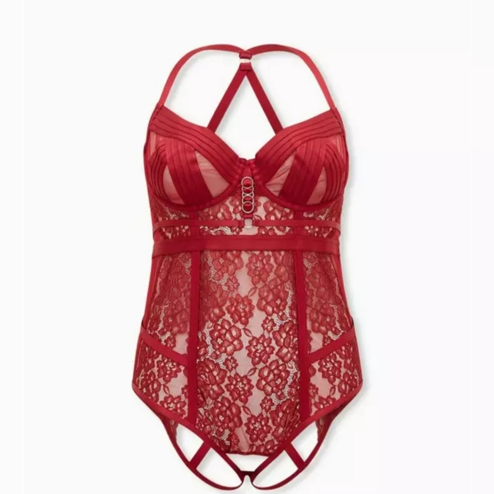 Straps And Rings Lace Bodysuit With Open Back